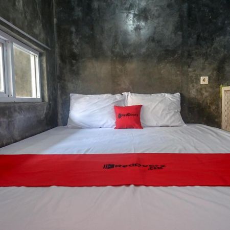 Reddoorz Near Jumbo Mall Sragen Bagian luar foto