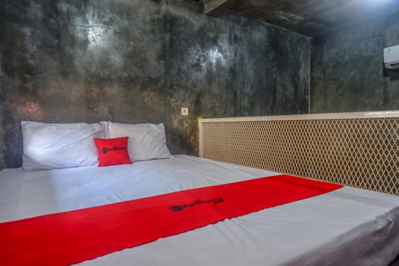 Reddoorz Near Jumbo Mall Sragen Bagian luar foto