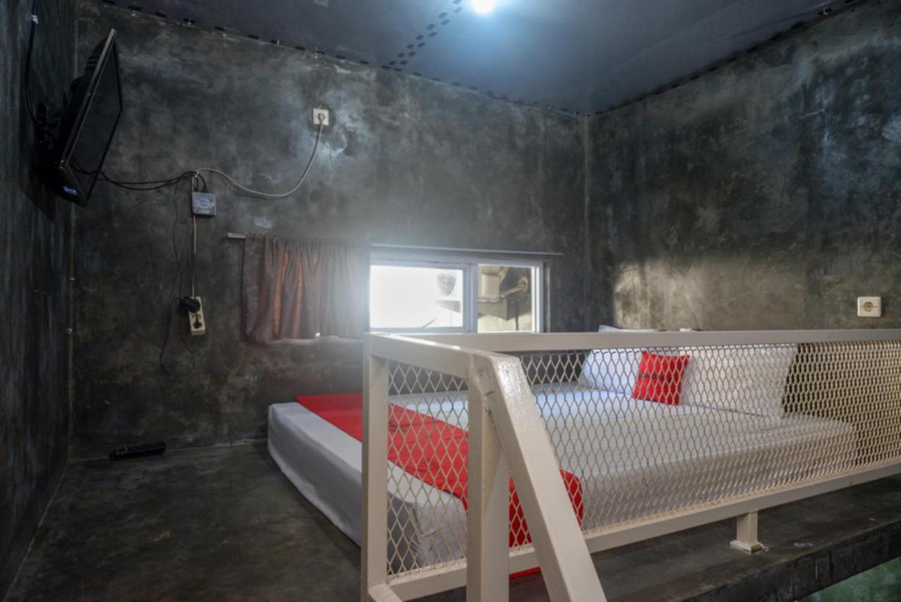 Reddoorz Near Jumbo Mall Sragen Bagian luar foto