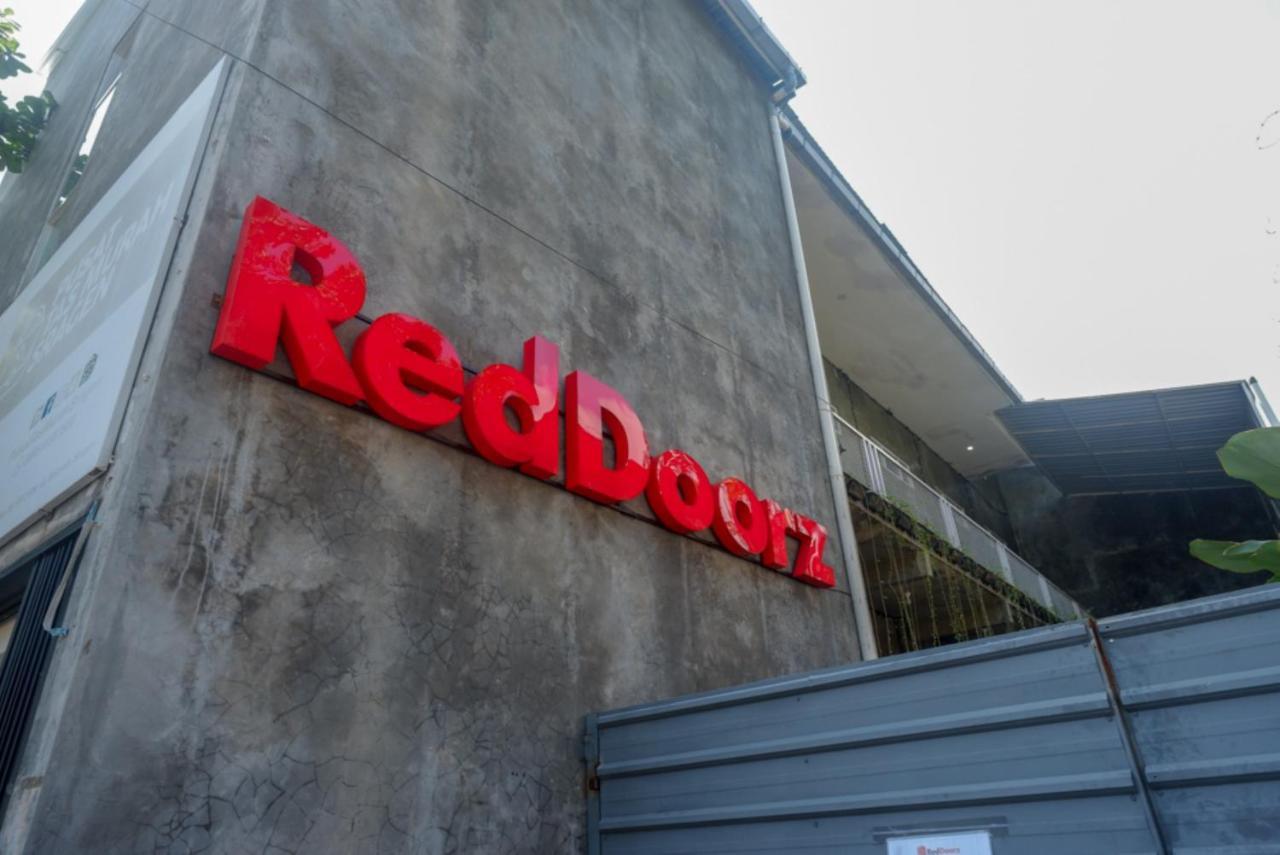 Reddoorz Near Jumbo Mall Sragen Bagian luar foto
